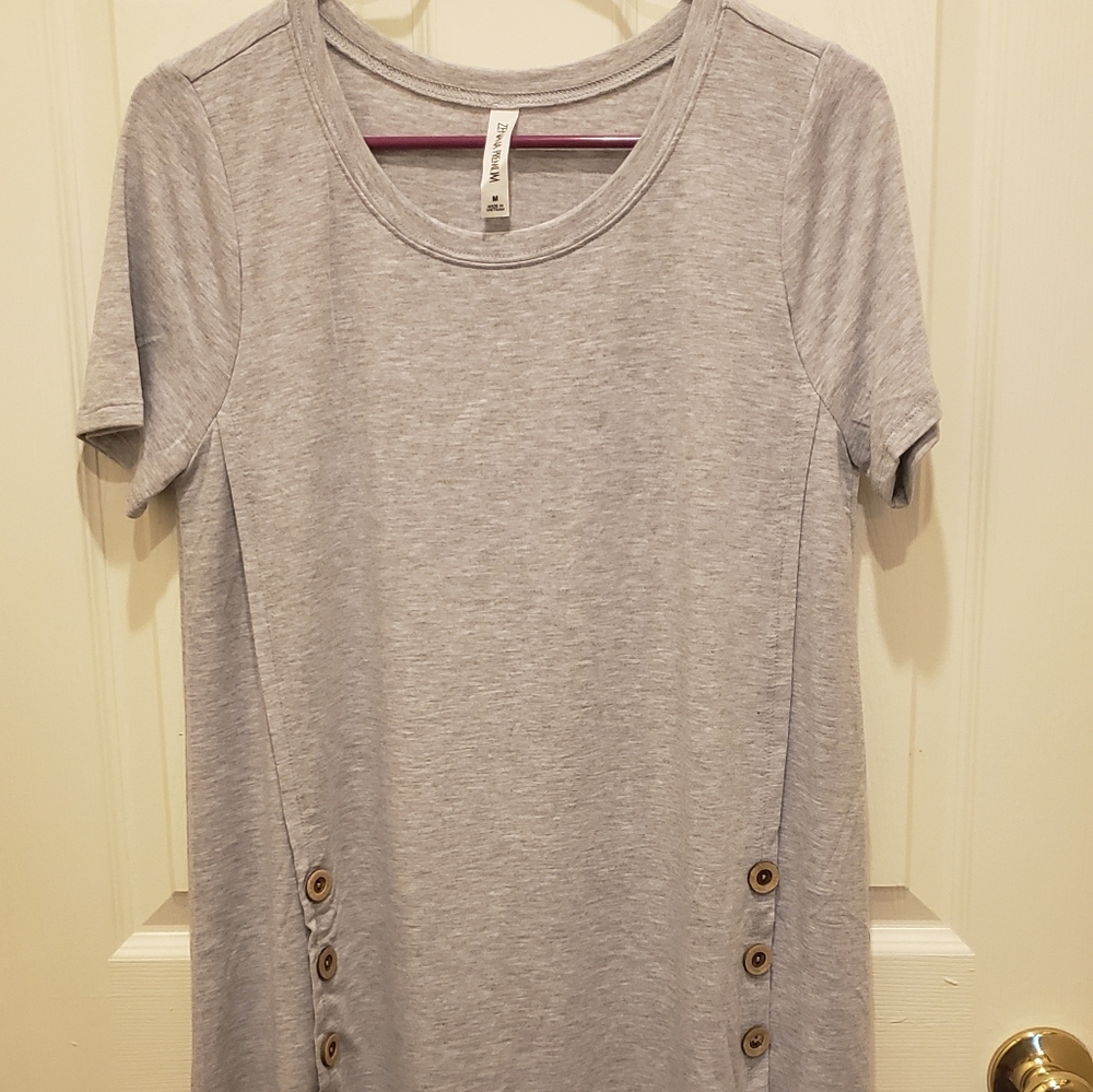 Grey or Mustard yellow top with button accents